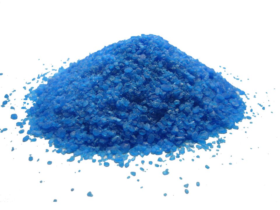 Copper sulfate for the preparation of antimycotic solutions and ointments